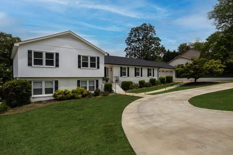 Hollowed Out: How the Collapse of America's Mid-Tier Housing Market Is Locking a Generation Out of the Property Ladder
